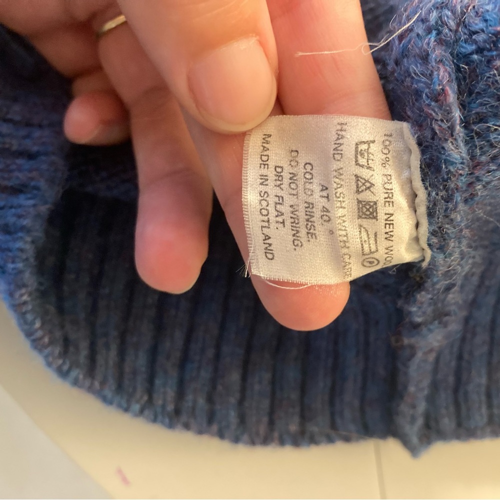 Made in Scotland Pure Wool Blue and Gray Argyle Cardigan *Flaws/ Distressed - Picture 8 of 10